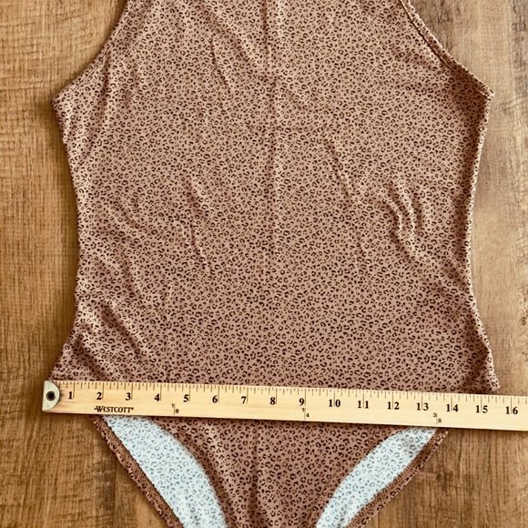 Gaze bodysuit high neck size Medium with small animal print - Picture 14 of 15